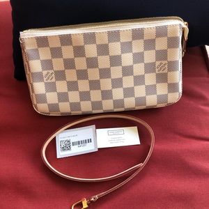 Louis Vuitton Pochette Accessories